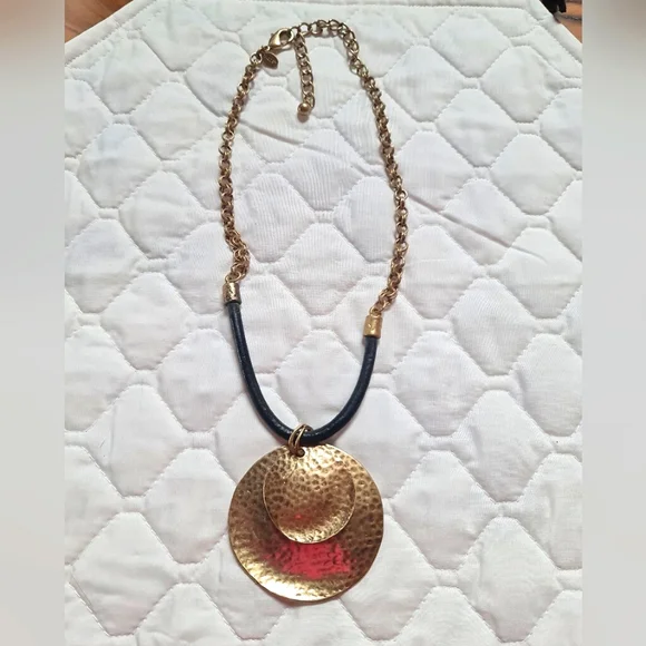 NEW CHICO CHICO’S Gold Enamel & Clear Glass, Hammered Metal Statement Collar Necklace main image 1